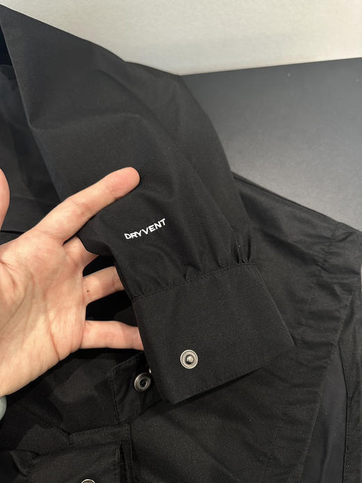 点此购买 北面春秋季女士户外都市防泼水短款梭织冲锋衣夹克外套 ye 342031 商品图9