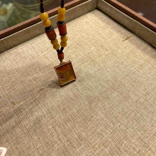 1900元/个战国红吊坠 商品图1