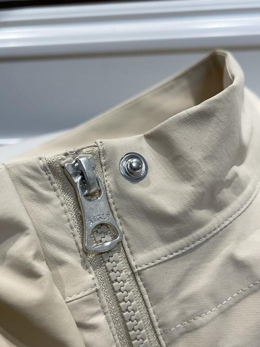 点此购买 艾高春秋季女士中长款连帽冲锋衣夹克 bk 342023 商品图11