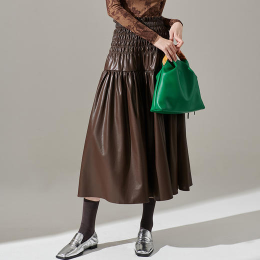 剩XL 芳外新款复古高腰显瘦半身裙松紧褶皱PU皮气质裙子女8I24AI0213 商品图6