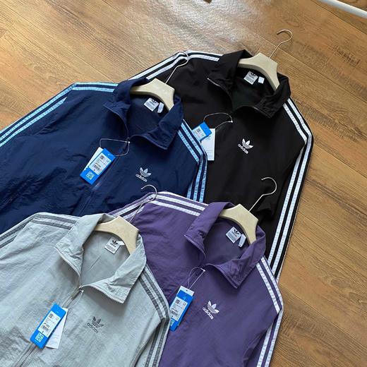 AD春季经典时尚三条杠梭织立领运动夹克外套 商品图5