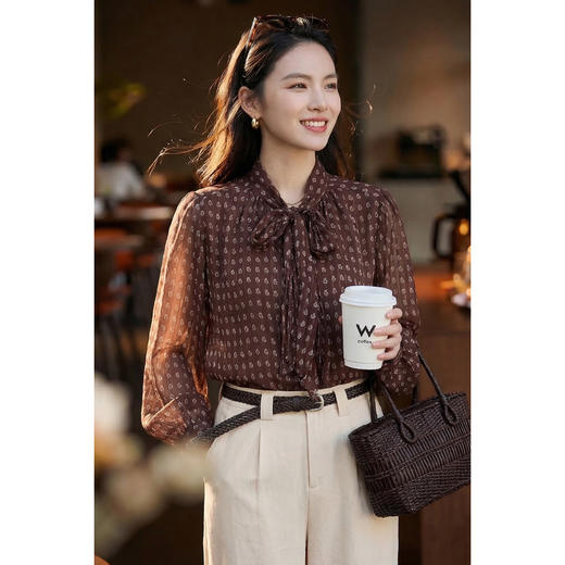 【预售7天】情有独钟~法式蝴蝶结衬衫 复古减龄 米思阳2026春季新款小个子设计感气质腰果印花上衣女1159 商品图1