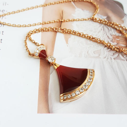 【天然正品】AU750玫瑰金经典时尚高定定制款扇子造型钻石吊坠项链链长：44CM（长度可调节）040326TJ03 商品图2