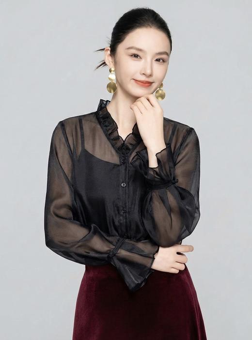 「自」全新升级【铂金会员229/天猫309/差价80】(13456)洛诗琳温柔V领荷叶边长袖衬衣女2026春季设计感柔纱绡百搭减龄上衣 商品图3