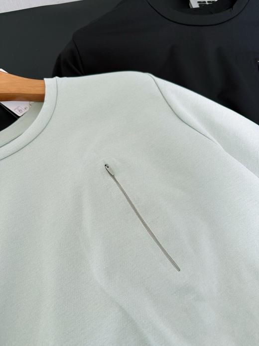 点此购买 迪桑特DUALIS系列春秋季男士SOLOTEX圆领长袖针织衫 bk 342006 商品图13