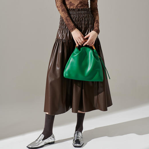 剩XL 芳外新款复古高腰显瘦半身裙松紧褶皱PU皮气质裙子女8I24AI0213 商品图3