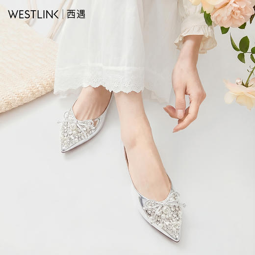 西遇尖头平底单鞋女2026春季新款水钻珍珠蝴蝶结一脚蹬软底小皮鞋V0166276 商品图1