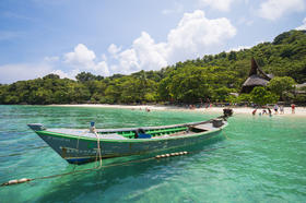 【五一】<泰国普吉岛5天4晚半自助游>西蒙人妖秀、珊瑚岛+皇帝岛出海浮潜双岛跳岛游、哈努曼世界（丛林飞跃 10 站+过山车+天空漫步）、美旺可巧大象保护营、Phannara Spa 泰式按摩