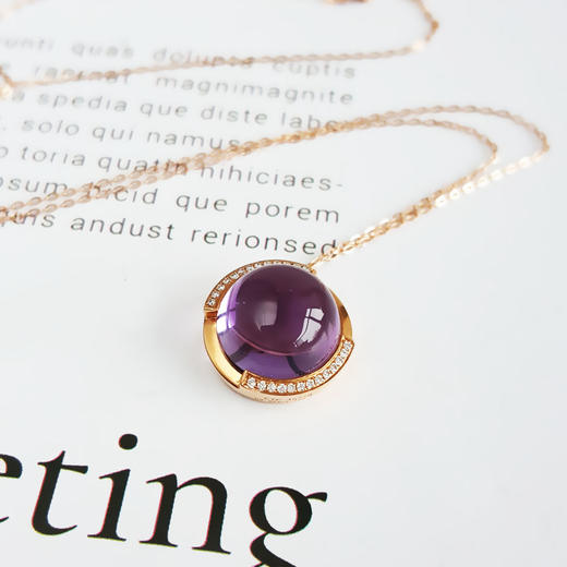 周大福AU750玫瑰金镶钻镶天然近全净体紫水晶吊坠项链14.2*14.1*9.0MM（皆取最大值）030326NJT10 商品图2