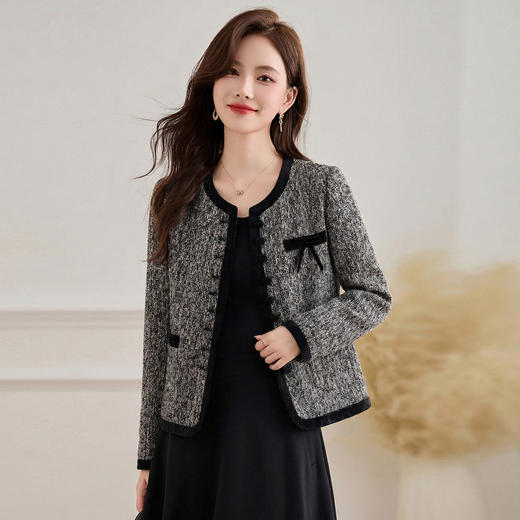 「自」全新升级【铂金会员266/天猫359/差价93】(01551)洛诗琳气质拼接圆领小香风外套2026春季时尚百搭通勤短上衣 商品图3