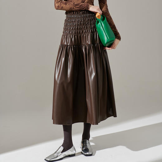 剩XL 芳外新款复古高腰显瘦半身裙松紧褶皱PU皮气质裙子女8I24AI0213 商品图5