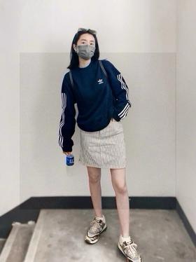 F031253春季新品三条杠刺绣logo宽松时尚百搭长袖圆领卫衣