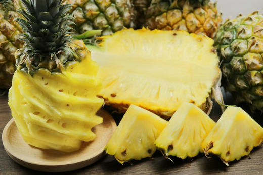 😋 香迷糊了！正宗徐闻菠萝，切开就是满屋果香～🍍 徐闻菠萝5斤肉厚汁水多！吃之前记得泡盐水，甜得像加了蜜 💛 商品图2