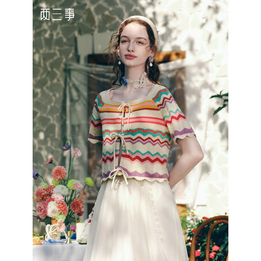 两三事 软风记事 2026春季新款度假风彩虹波浪纹绑带针织开衫女 商品图0