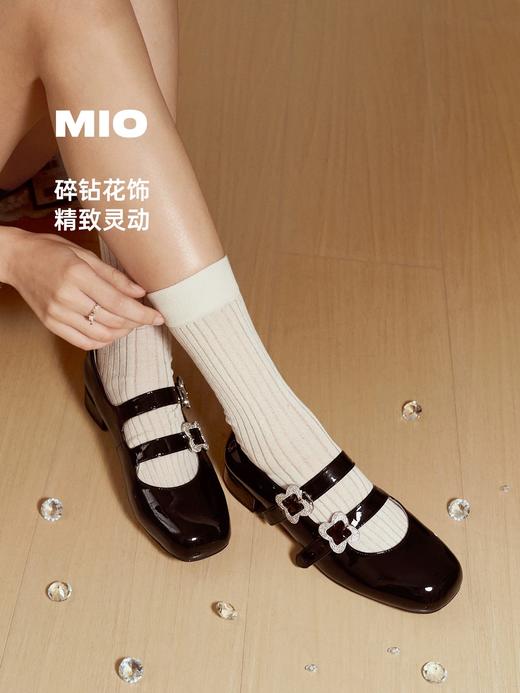 BF楼MIO米奥2026春季新款圆头粗跟甜美风多字式扣带花朵饰扣玛丽珍鞋吊牌价1298 活动价1103 商品图2