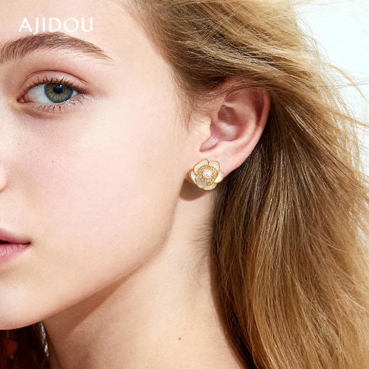 AJIDOU阿吉豆山茶花耳钉女S925银爆款珍珠耳饰轻奢配饰高级感耳环 商品图1