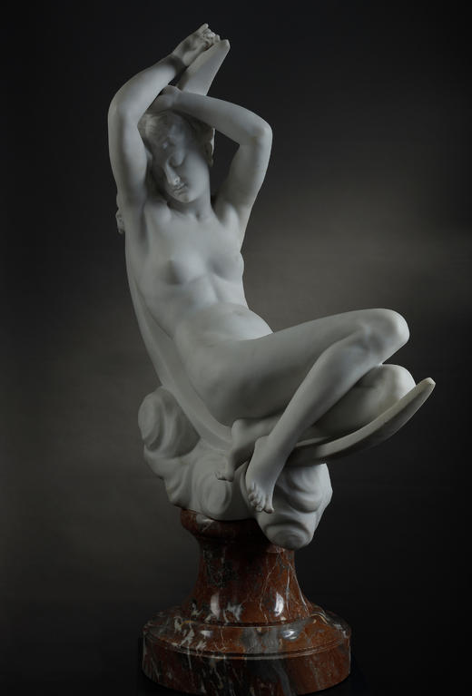 独角鹿西洋古董19世纪法国雕塑家Séraphin Denécheau签名创作出品大理石雕塑作品《狄安娜斜倚新月之上》 商品图1