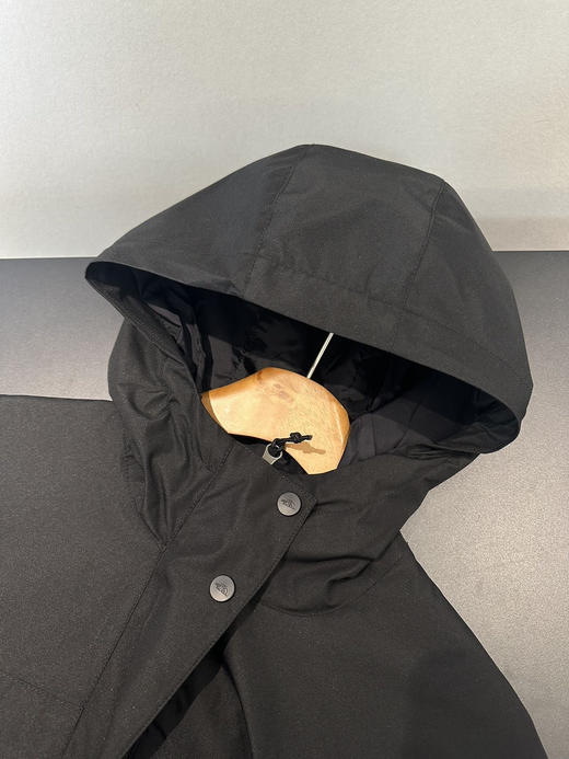 点此购买 北面春秋季女士户外都市防泼水短款梭织冲锋衣夹克外套 ye 342031 商品图6