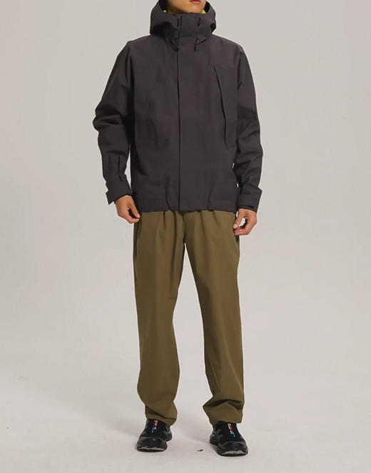 312-10  纯圆正 Gold男士连帽户外冲锋衣 柔软细腻亲肤舒适 老朱176/148穿3码合适 商品图3