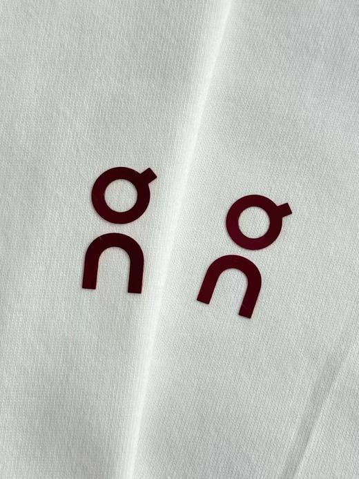 F031258马年限定复古酒红色马纹印极简性冷淡风长袖T恤 商品图2