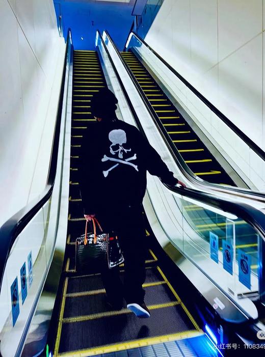 F031256春季新品时尚百搭潮流骷髅反光字母印花重磅高街圆领卫衣 商品图8