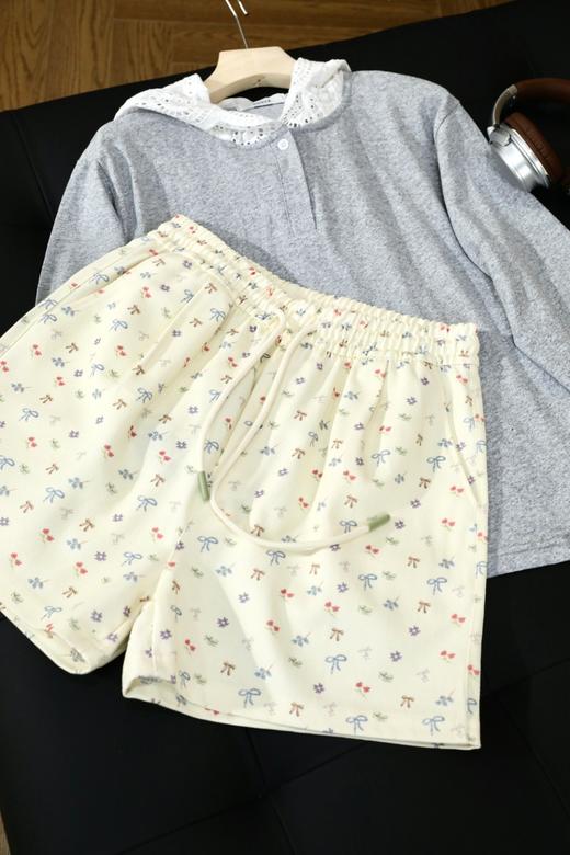 春日限定・奶油碎花蝴蝶结刺绣 Kitty 短裤 商品图2
