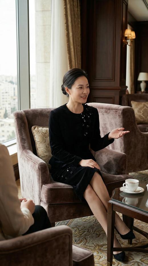 圆领重工复古订花收腰外套 商品图4