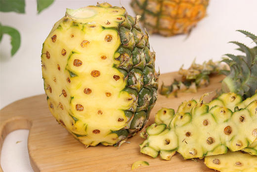😋 香迷糊了！正宗徐闻菠萝，切开就是满屋果香～🍍 徐闻菠萝5斤肉厚汁水多！吃之前记得泡盐水，甜得像加了蜜 💛 商品图3