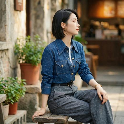 CL设计感三角包侧开叉衬衣 商品图3