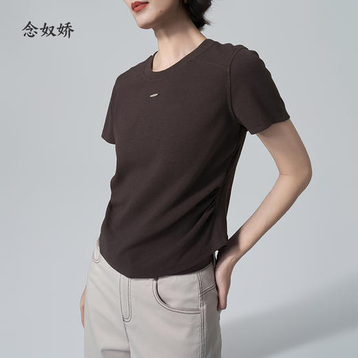 【商场同款】CNE6355 “ 软糯显瘦T恤 ” 摩卡色好穿不挑肤 粘纤材质舒爽好打理 商品图5