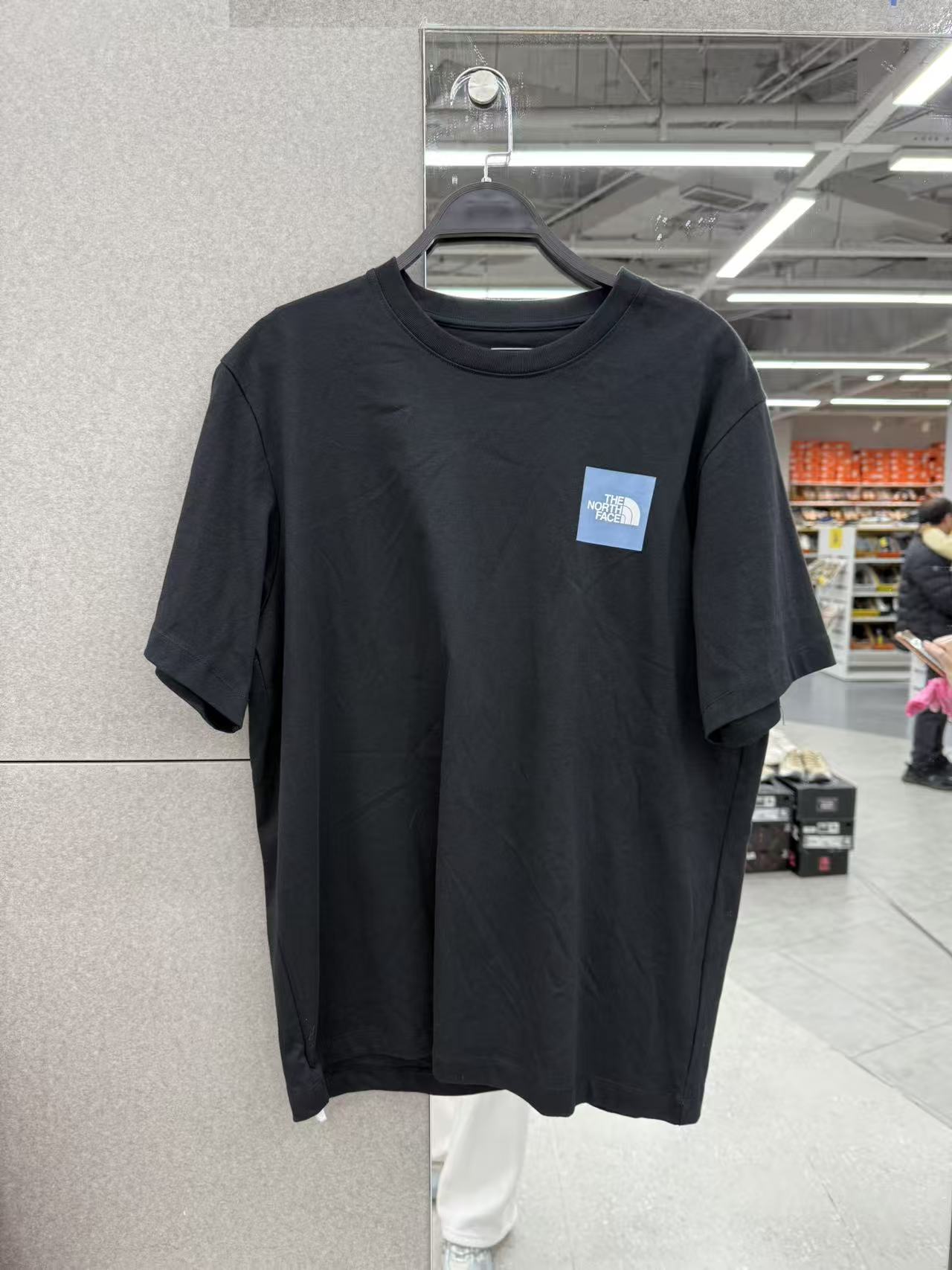 北面 短袖T恤149.9元（线上线下同步在售，不一定有货，介意勿拍）661178-NT