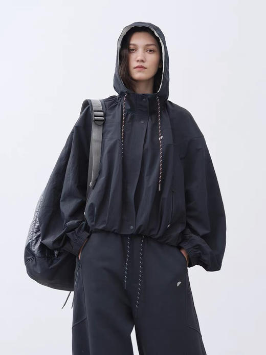 【秒杀价已调 直接拍】半圆原创 女装 春季 新款 短箱版型 连帽抽绳松弛廓形结构感外套 商品图4