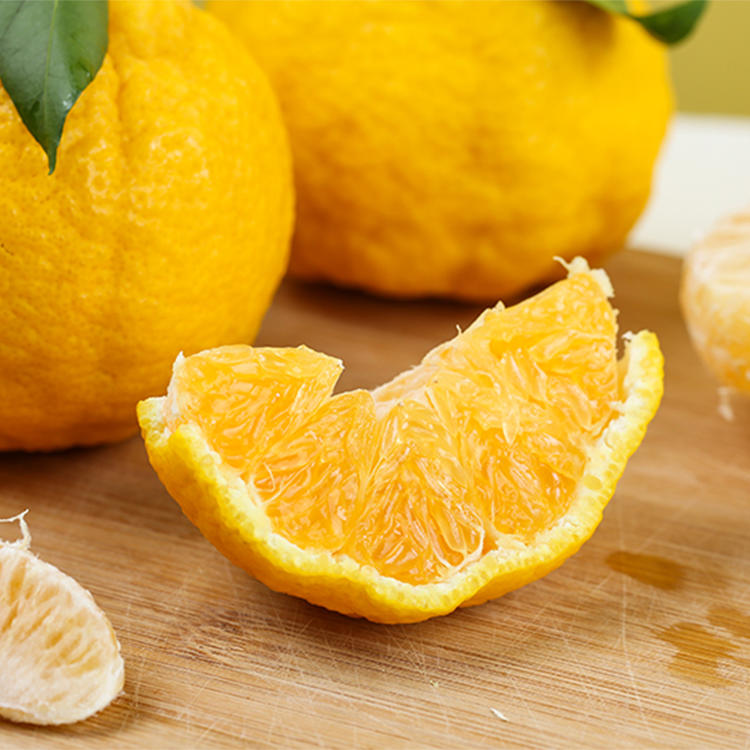 柠檬不知火 果肉脆嫩 香甜细腻 柠檬的清香和不知火的甘甜