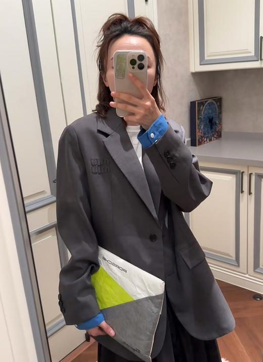 314-1大爆款 miu女士撞色拼接西服 深灰/蓝色袖口西装 商品图6