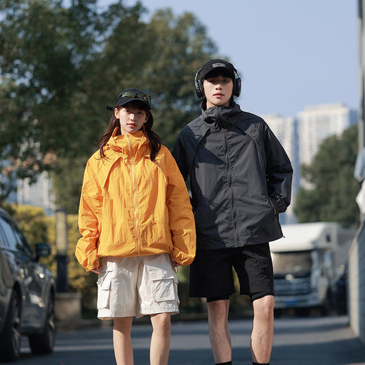 慕沙雪2026春夏轻薄透气连帽防晒衣外套男女同款宽松【猫人同厂】山系梭织防晒衣MR-YF2502 商品图1