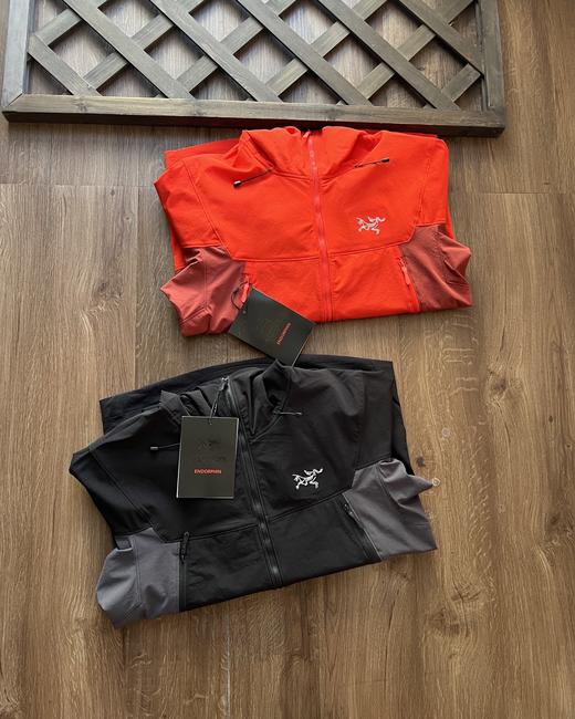 点此购买 始祖鸟ARC春秋季男女款SERRATUS登山攀岩HOODY软壳衣 xj 342203 商品图13