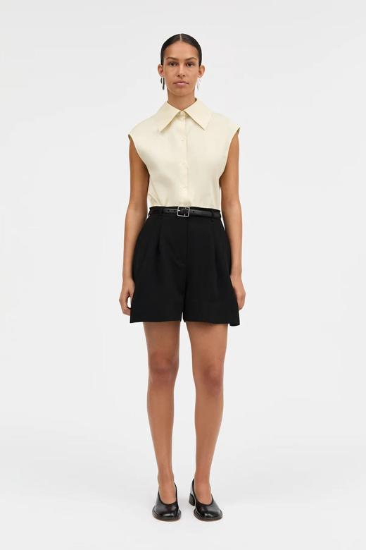 Mark Kenly Domino Tan 26SS 黑色绉纱PRISK双褶短裤 商品图0