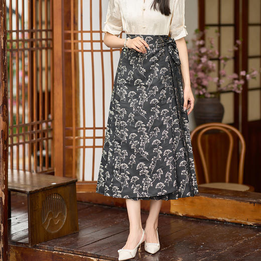 米思阳新款时尚碎花显瘦复古半身裙女5T24AI1202 商品图3
