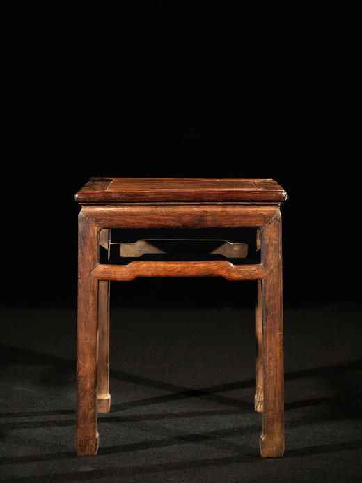 清	黄花梨罗锅枨束腰马蹄腿方凳 商品图4