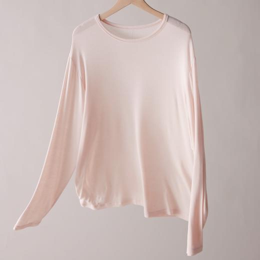 老米优品🎈 天丝+蚕丝+羊毛《宽松明线松弛感防晒TEE》兰精天丝+桑蚕丝+绵羊毛，软糯透气， 宽松版型 ，后背独特装饰线 手感柔软 自然顺垂 商品图7