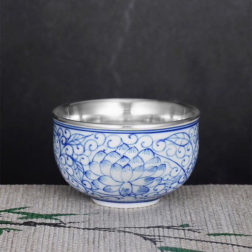 子佩集S990【新荷初绽】摆件【QF001】纯银茶具青花莲花茶杯纯银内胆景德镇手绘2508 商品图0