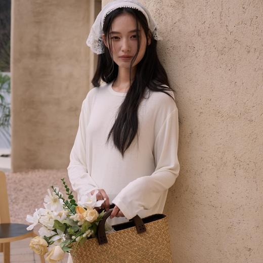 老米优品🎈 天丝+蚕丝+羊毛《宽松明线松弛感防晒TEE》兰精天丝+桑蚕丝+绵羊毛，软糯透气， 宽松版型 ，后背独特装饰线 手感柔软 自然顺垂 商品图3