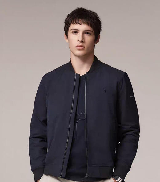 点此购买 哈吉斯小狗春秋季男士立领软壳夹克 ye 342191 商品图4