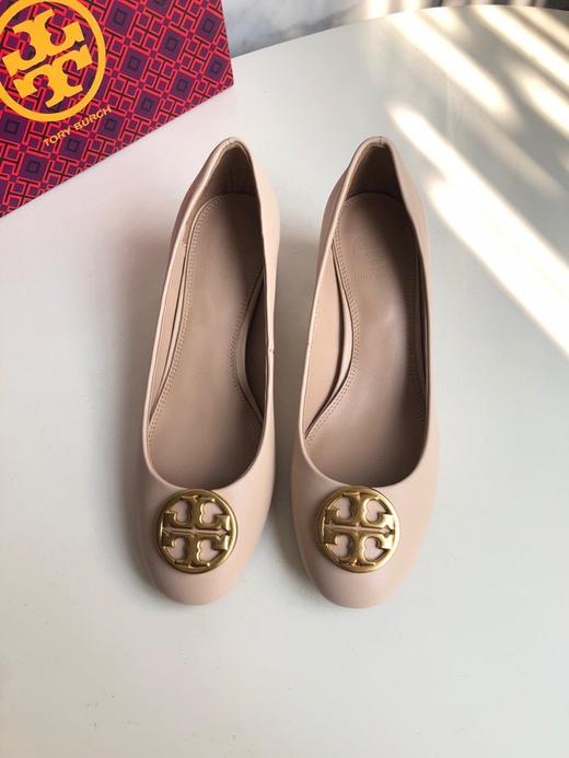 点此购买 Tory Burch春季女士经典粗跟乐福鞋 dx 342247 商品图4