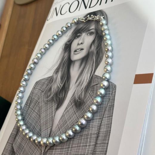 接近9mm的真多麻色日本进口akoya大珠珠。8-9mmakoya项链，有生长痕迹，没有大坑洼，越看越喜欢太亮了不止一点。附GRC大证 商品图0