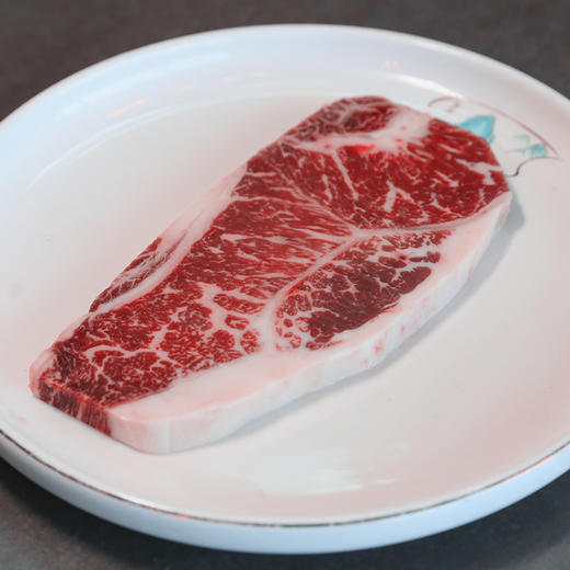 【冷冻】新疆国产高端有机安格斯 西冷牛排A2级别180g*4盒 商品图2