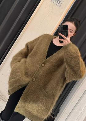 【门店同款】ENJOY冬季“暖冬知性”长毛V领针织开衫 168194574