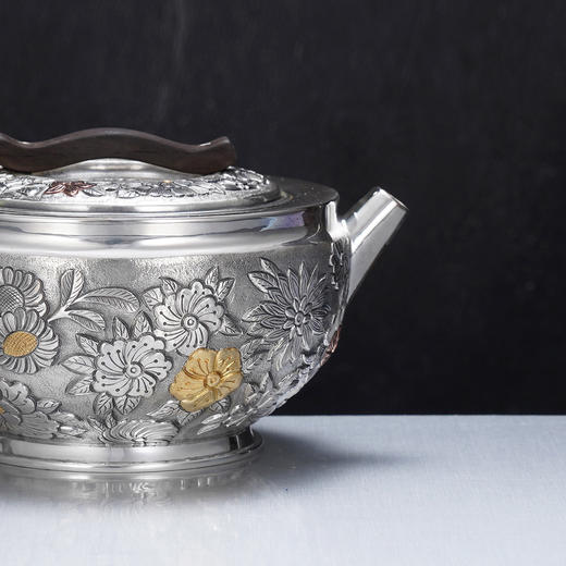 子佩集【花开福瑞】S999银摆件【ZJ039】茶具花朵嵌金平盖小茶壶2509 商品图6
