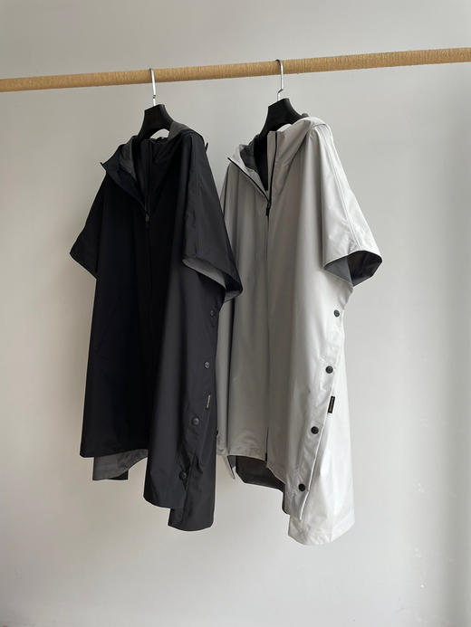 314-3无退换 意大利小狗头 进口复合面料 超轻盈轻柔 抗风挡雨贼透气 连帽斗篷 超级酷 商品图5