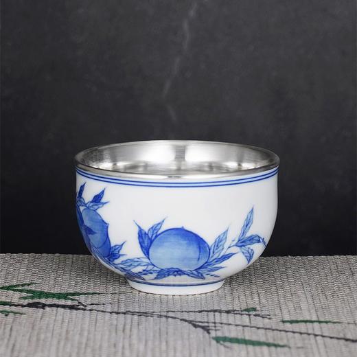 子佩集S990【桃之夭夭】摆件【QF003】纯银茶具青花桃枝茶杯纯银内胆景德镇手绘2508 商品图1
